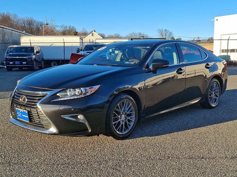 Used 2018 Lexus ES 350 w/ Ultra Luxury Package image 3