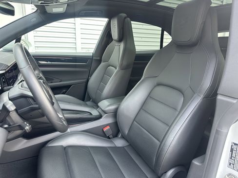 Certified 2024 Porsche Macan 4 Electric AWD/4WD image 5