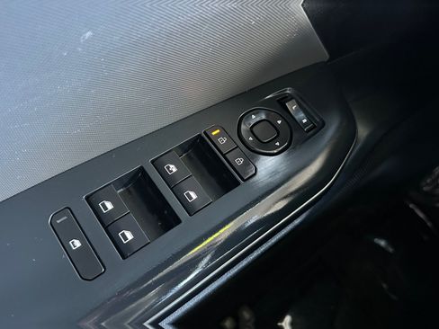 Used 2025 Kia K4 FWD image 17