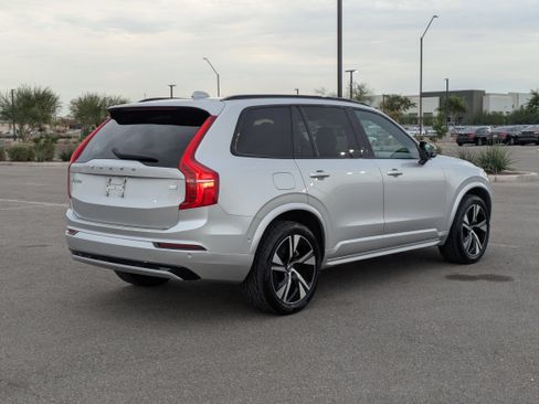 Used 2022 Volvo XC90 T8 R-Design w/ Advanced Package image 5