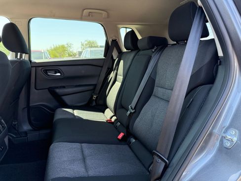 Certified 2025 Nissan Rogue SV image 9