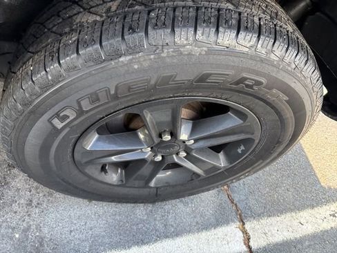 Used 2022 Jeep Wrangler Unlimited Sport image 11