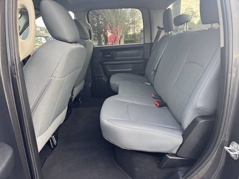 Used 2018 RAM 2500 Tradesman w/ Chrome Appearance Group image 5