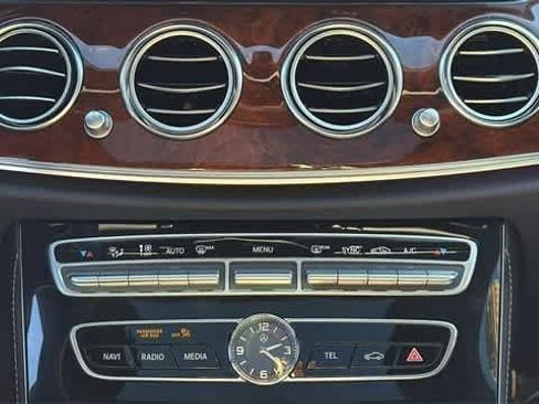 Used 2017 Mercedes-Benz E 300 4MATIC image 22