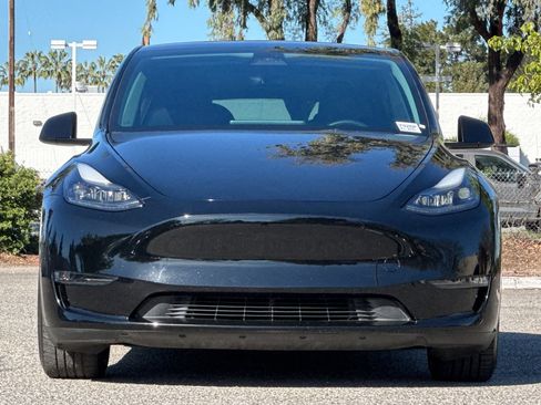 Used 2023 Tesla Model Y Performance image 9