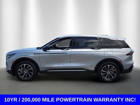 Used 2025 Lincoln Nautilus Premier AWD/4WD image 2