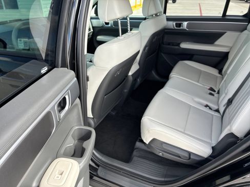 Used 2026 Hyundai Santa Fe SEL FWD image 16