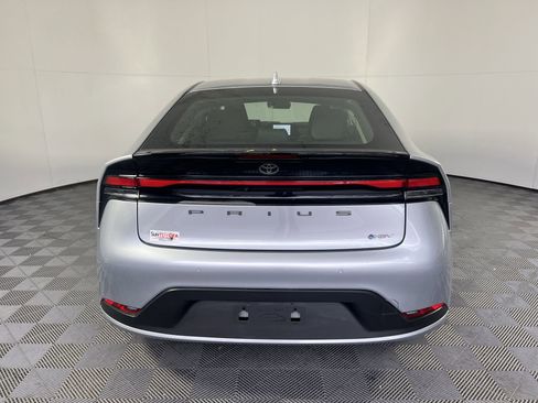 Used 2023 Toyota Prius LE FWD image 6