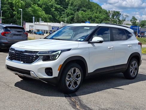 Used 2024 Kia Seltos S AWD/4WD image 3