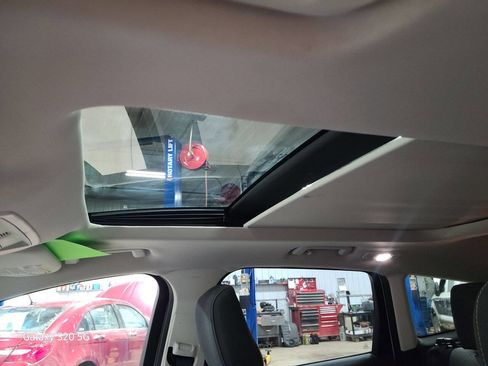 Used 2018 Ford Escape SE image 24