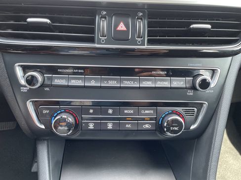 Used 2019 Kia Optima LX w/ LX Premium Package FWD image 21