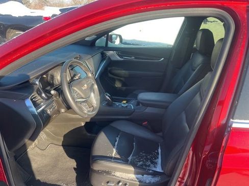 Certified 2023 Cadillac XT5 Premium Luxury w/ Technology Package image 4