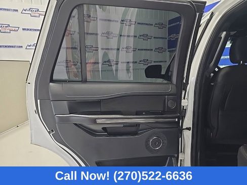Used 2018 Ford Expedition XLT image 18