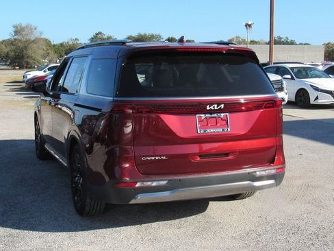 Used 2023 Kia Carnival SX image 8