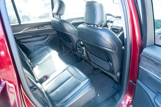Used 2023 Jeep Grand Cherokee Limited RWD image 37