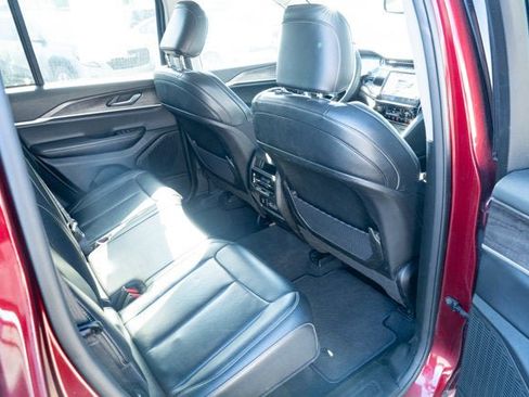 Certified 2023 Jeep Grand Cherokee Limited RWD image 37