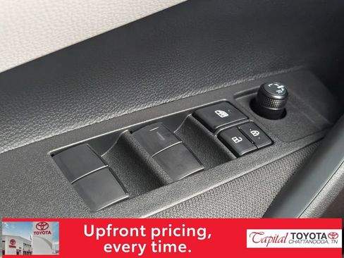 Used 2026 Toyota Corolla SE FWD image 13