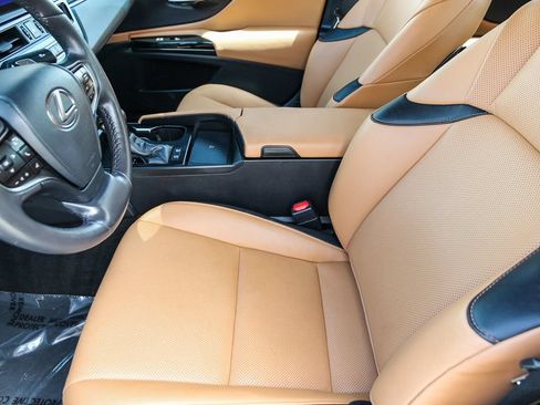 Certified 2024 Lexus ES 300h w/ Premium Package FWD image 19