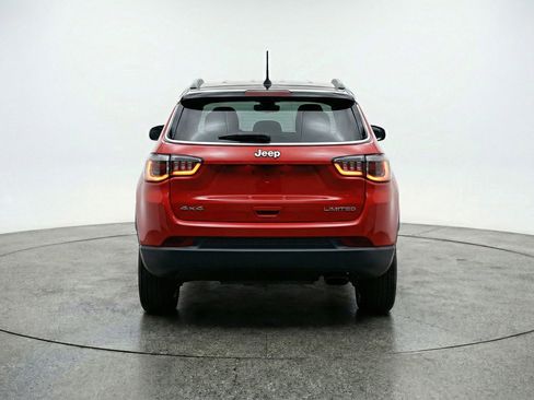 Used 2025 Jeep Compass Limited image 7