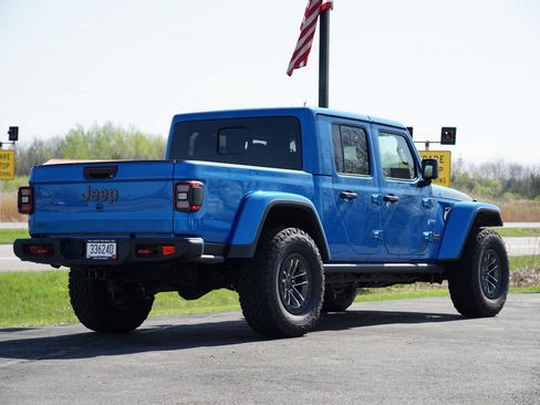 Used 2024 Jeep Gladiator Rubicon AWD/4WD image 3