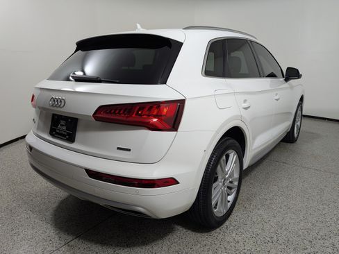 Used 2020 Audi Q5 2.0T Premium Plus w/ Premium Plus Package AWD/4WD image 6