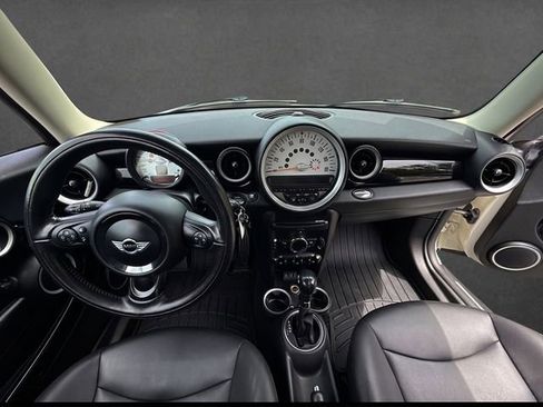 Used 2013 MINI Cooper Clubman FWD image 3