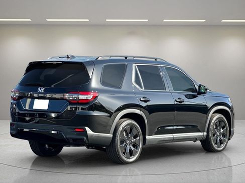 New 2026 Honda Pilot Black Edition image 5