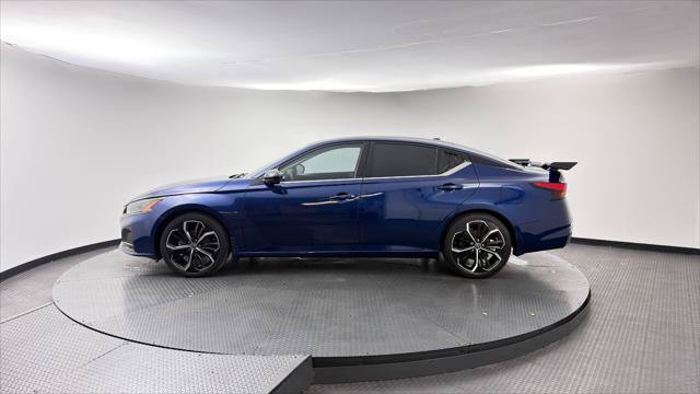 Used 2023 Nissan Altima 2.5 SR w/ SR Premium Package FWD image 3