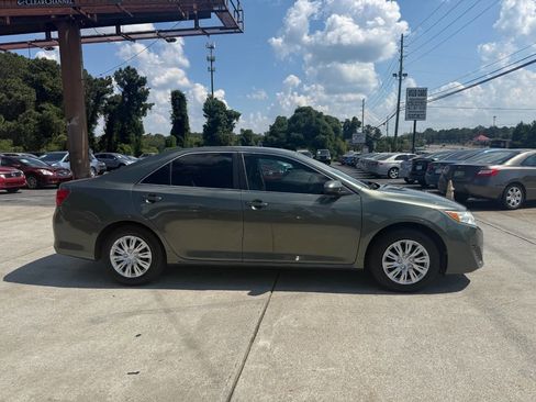 Used 2012 Toyota Camry LE image 8