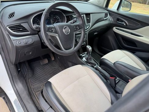 Used 2021 Buick Encore Preferred image 12
