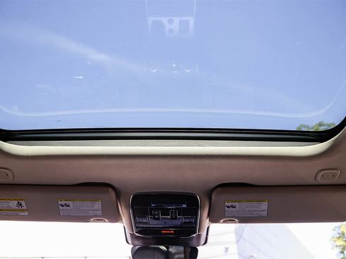 Used 2023 Land Rover Range Rover SE image 16