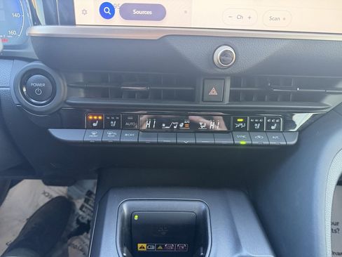 Certified 2023 Toyota Crown Limited w/ Advanced Technology Package image 18