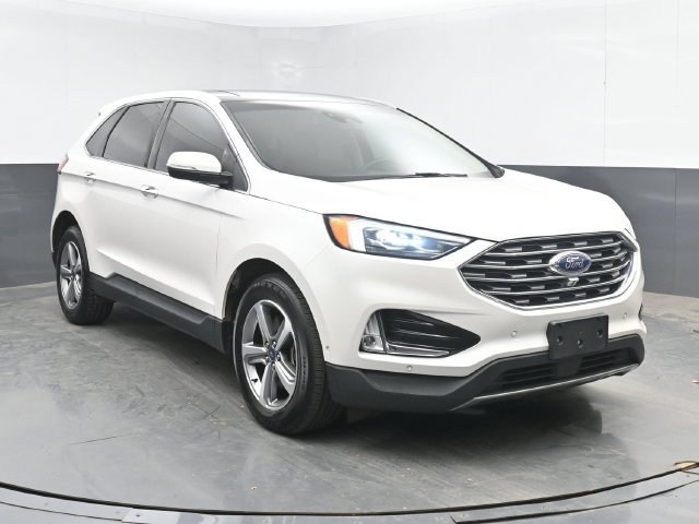 Used 2019 Ford Edge Titanium w/ Equipment Group 301A AWD/4WD image 2