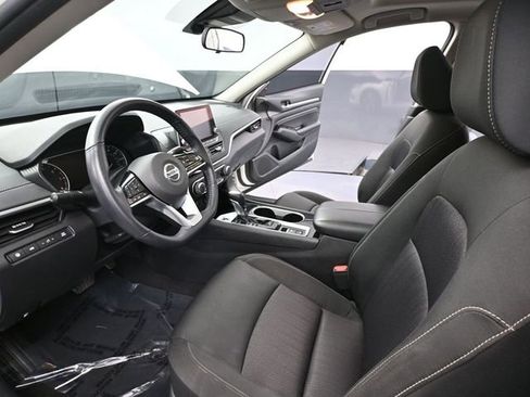 Used 2021 Nissan Altima 2.5 SV w/ SV Premium Package image 22