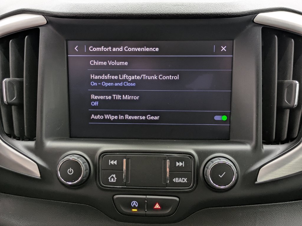 Used 2024 GMC Terrain SLT AWD/4WD image 8