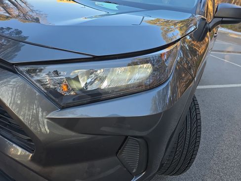 Used 2021 Toyota RAV4 LE image 31