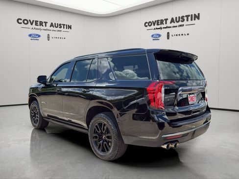Used 2024 GMC Yukon AT4 w/ AT4 Premium Plus Package AWD/4WD image 3