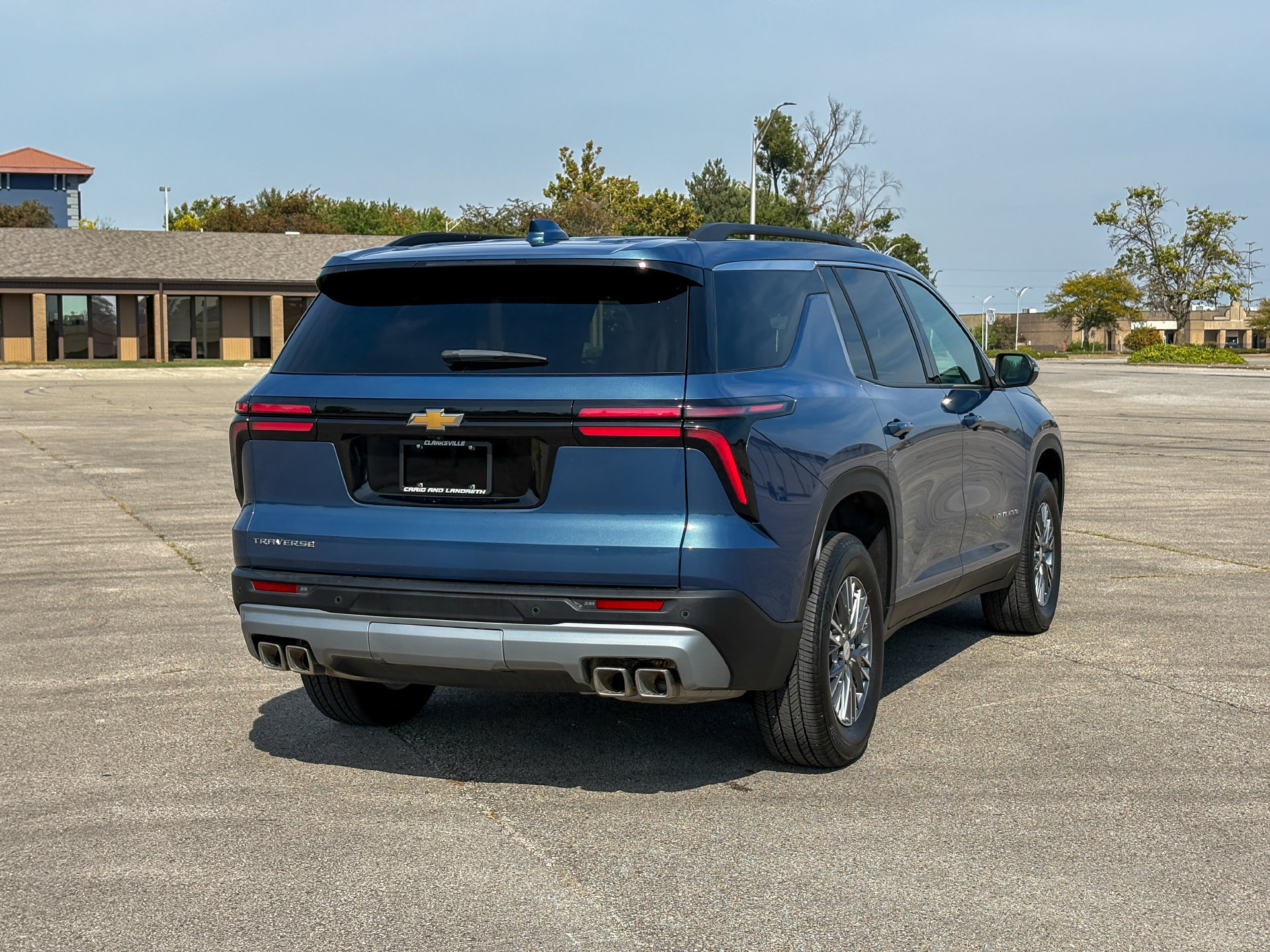 Used 2026 Chevrolet Traverse LT FWD image 8