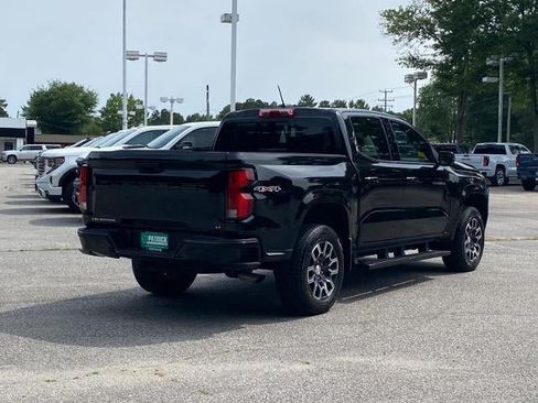 Used 2023 Chevrolet Colorado LT w/ LT Convenience Package III AWD/4WD image 3