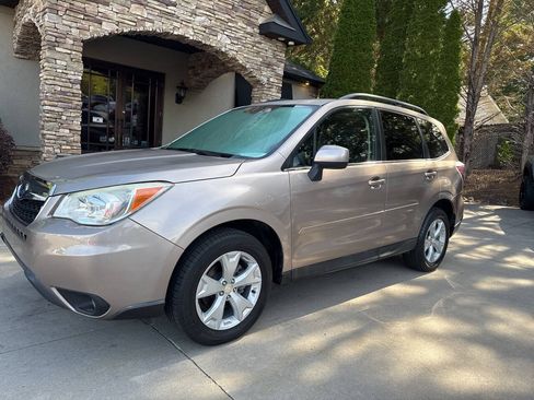 Used 2015 Subaru Forester 2.5i Limited w/ Popular Package #2 AWD/4WD image 2