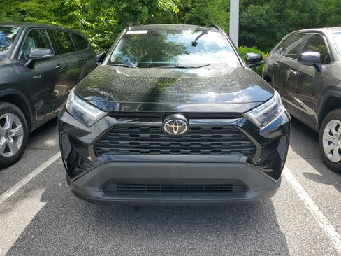 Used 2023 Toyota RAV4 XLE w/ Convenience Package FWD image 2