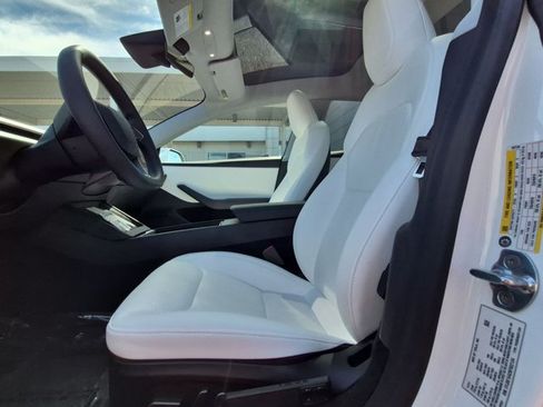 Used 2025 Tesla Model 3 Long Range RWD image 14
