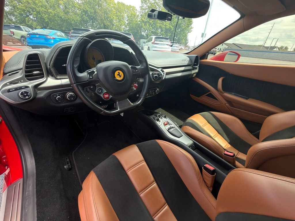 Used 2011 Ferrari 458 Italia Coupe RWD image 11