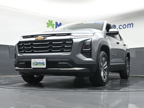 Used 2025 Chevrolet Equinox LT FWD image 7