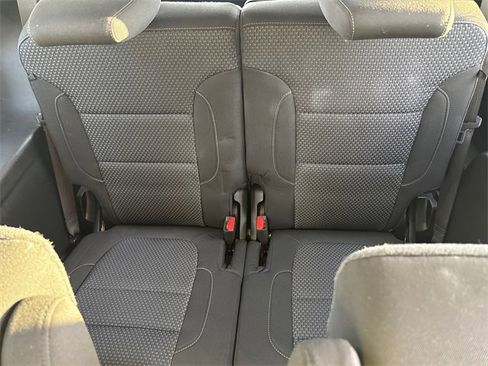 Used 2023 GMC Acadia SLE w/ Driver Convenience Package image 18