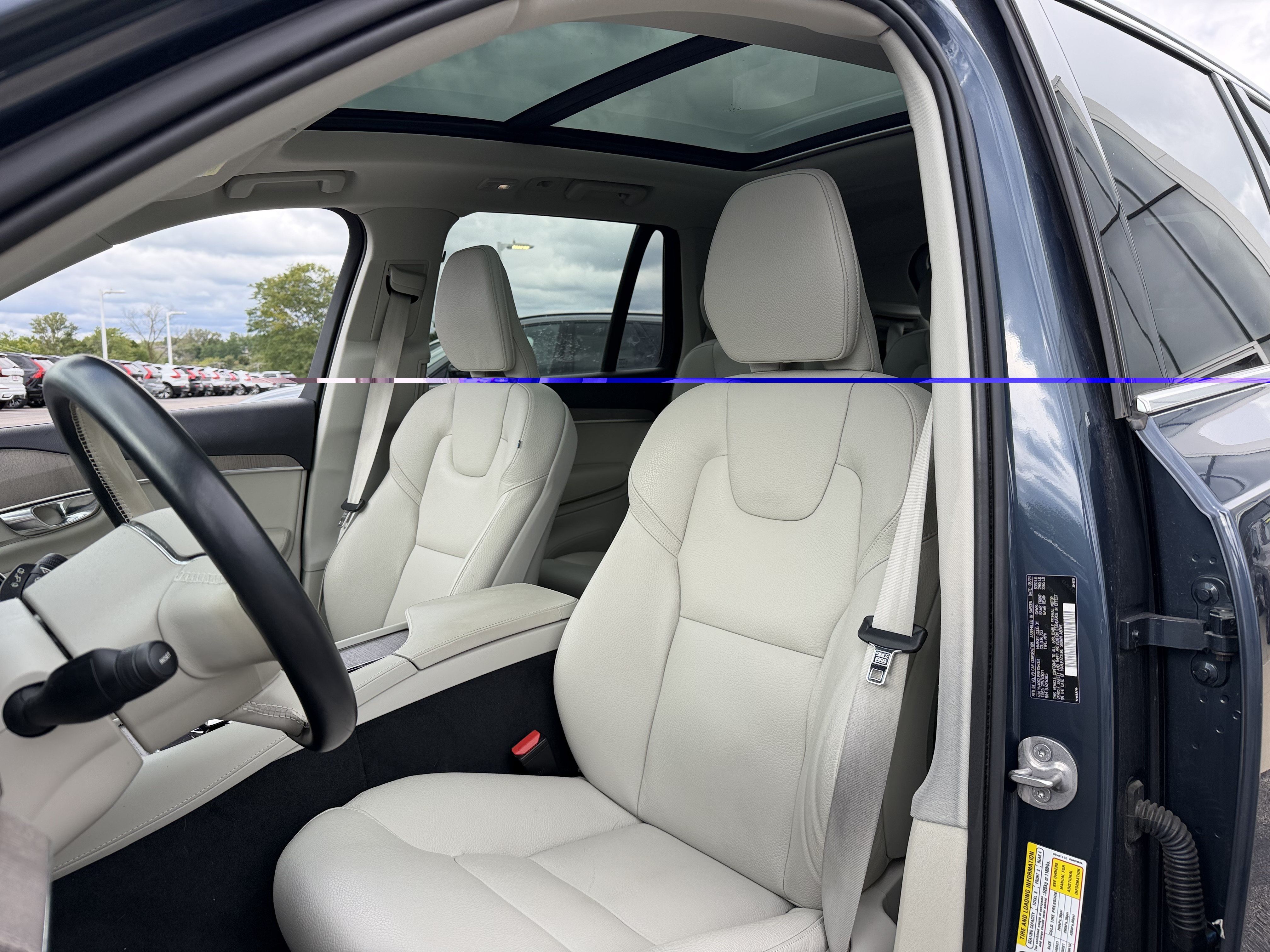 Used 2024 Volvo XC90 B6 Plus w/ Protection Package Premier AWD/4WD image 8