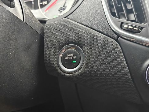 Used 2019 Chevrolet Cruze LT w/ Convenience Package image 27