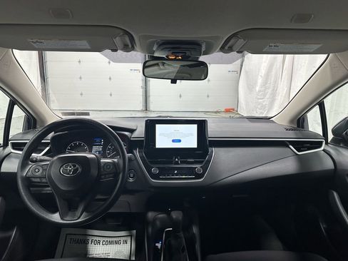 Used 2025 Toyota Corolla LE w/ LE Premium Package image 39