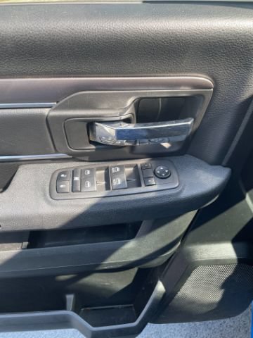 Used 2024 RAM 1500 Warlock AWD/4WD image 11
