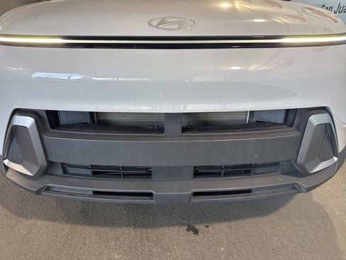 Used 2024 Hyundai Kona SE image 12